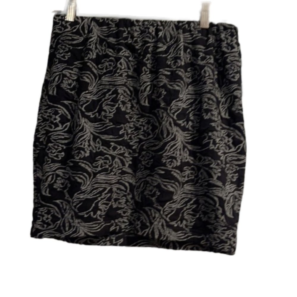 NWT SNO Skins skirt size SM